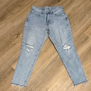Old Navy Light Blue Distressed curvy og straight